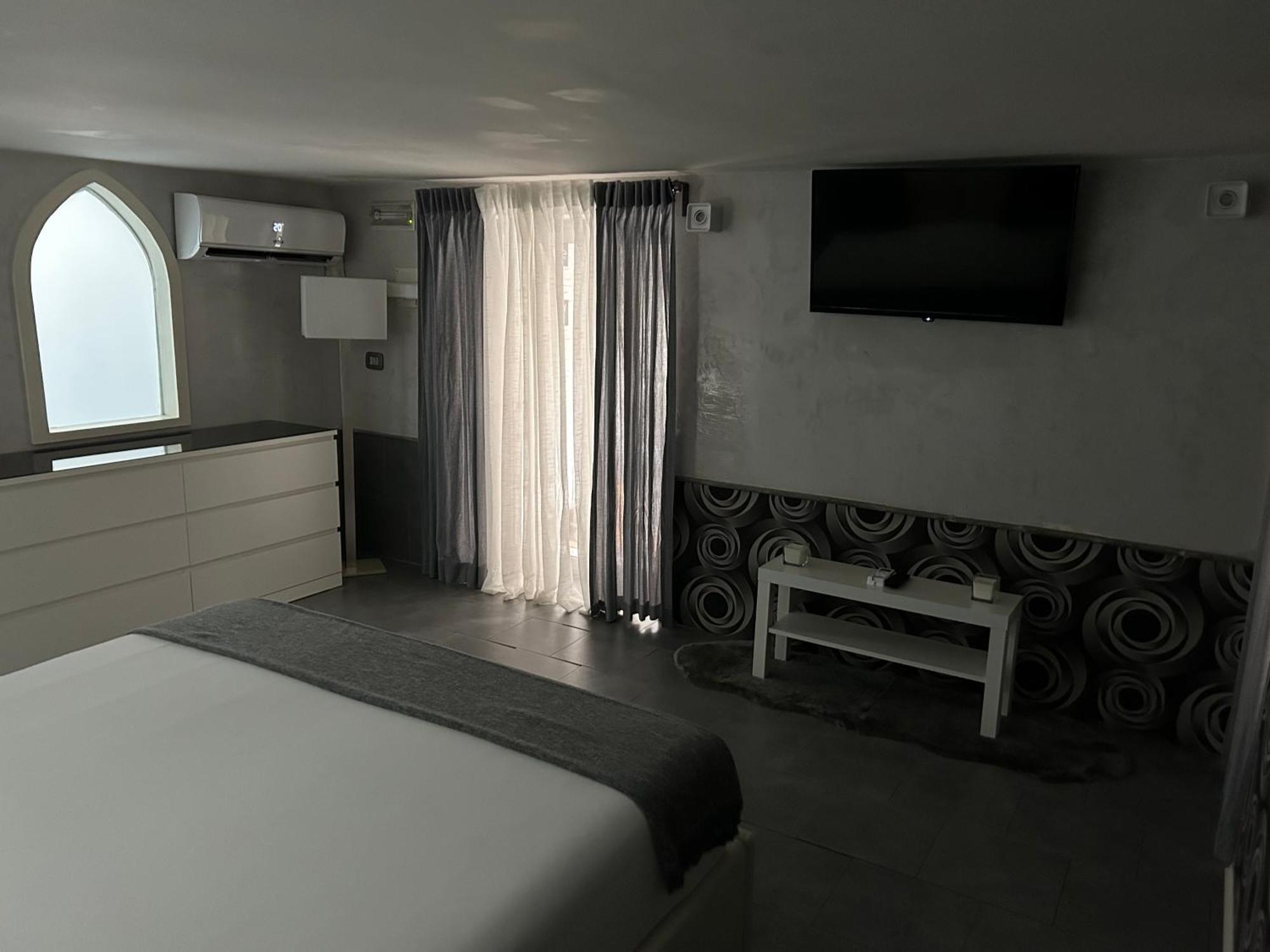 A Un Passo Dal Castello Maschio Angioino Appartment Napoli Dış mekan fotoğraf